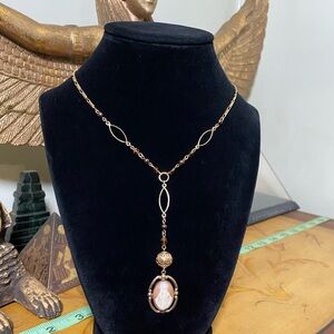 Vintage Cameo Pendant Necklace